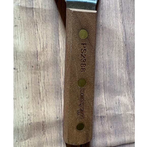 Dexter-Russell Stainless Steel Perforated Burger Turner  8" x 3" Natural Handle - Picture 4 of 4